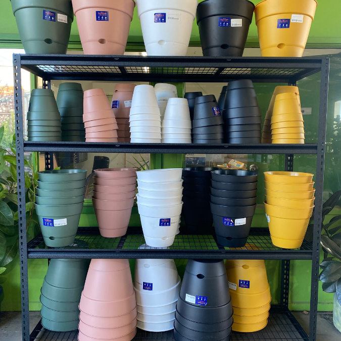 Leonard Self Watering Pot all green